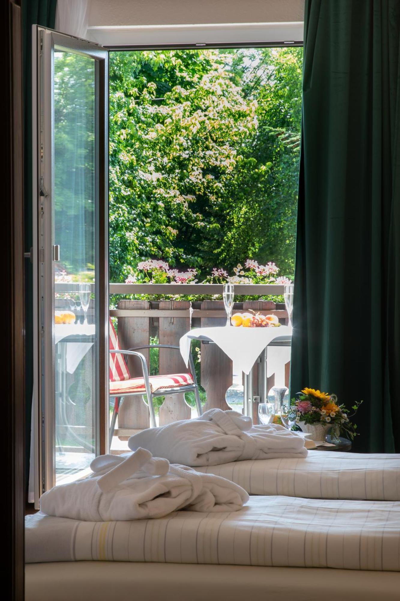 Graefliches Hotel Alte Post Бад-Бирнбах Экстерьер фото