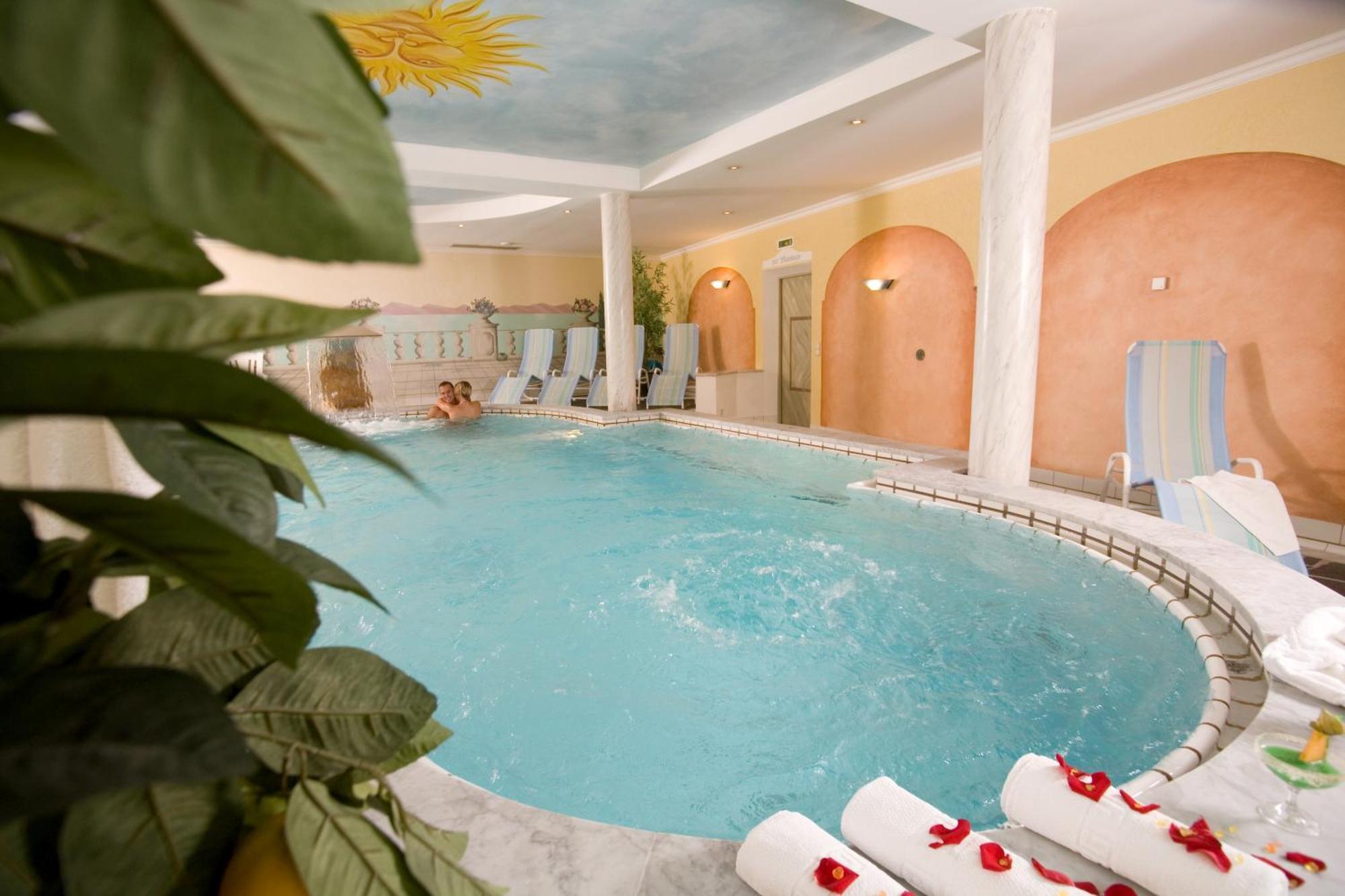 Graefliches Hotel Alte Post Бад-Бирнбах Экстерьер фото