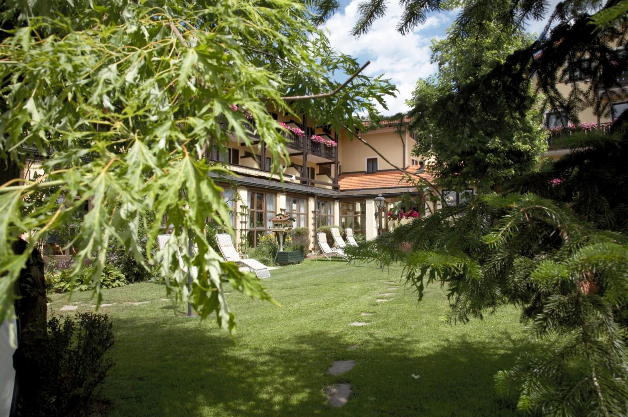 Graefliches Hotel Alte Post Бад-Бирнбах Экстерьер фото