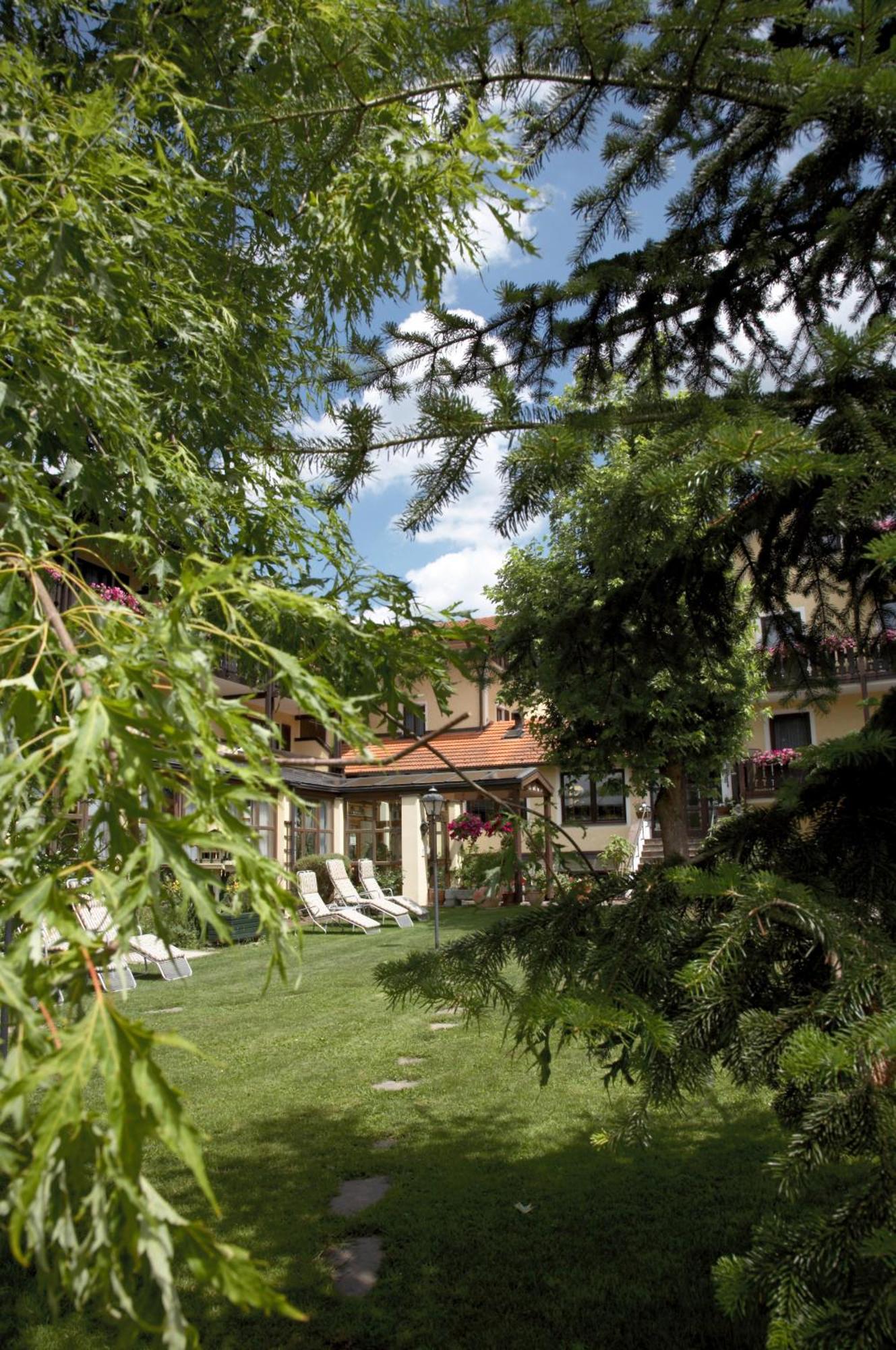 Graefliches Hotel Alte Post Бад-Бирнбах Экстерьер фото