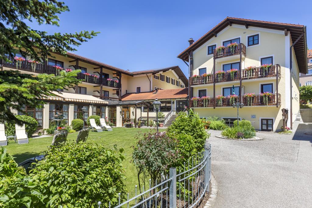 Graefliches Hotel Alte Post Бад-Бирнбах Экстерьер фото