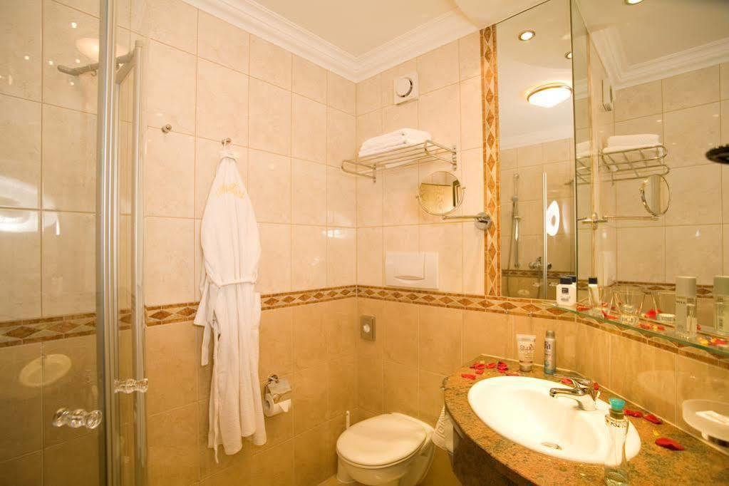 Graefliches Hotel Alte Post Бад-Бирнбах Экстерьер фото